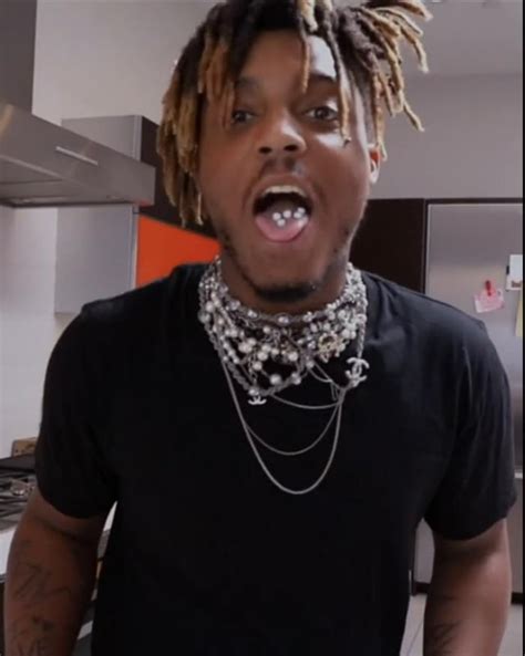 Does anyone who what juices pearl necklace is : r/JuiceWRLD .